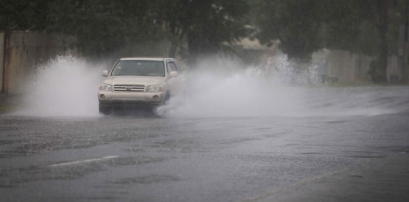 La recomendación a los ciudadanos es a que eviten conducir sobre carreteras inundadas y cerca de ríos y cuerpos de agua que puedan desbordarse. Asimismo, quienes viven en zonas inundables, deben procurar refugio. (Archivo)