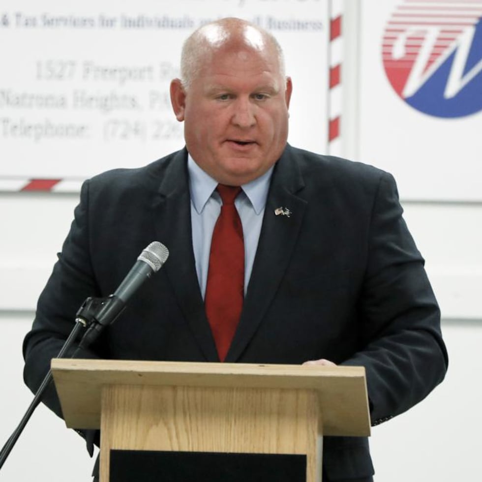 El congresista Glenn “GT” Thompson, republicano por Pensilvania, lidera el debate sobre la asistencia alimentaria en la Cámara de Representantes de Estados Unidos.