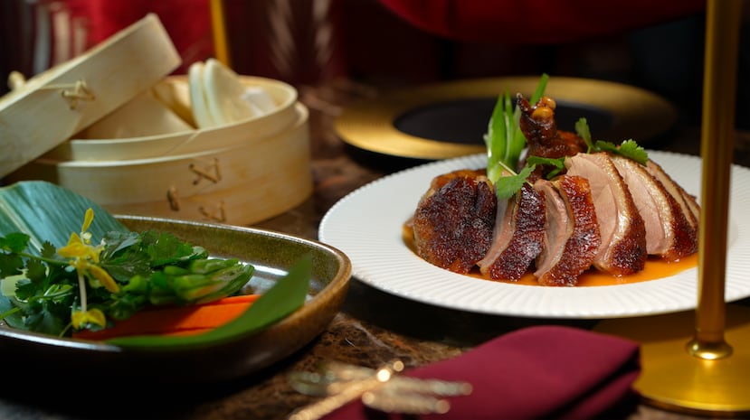 El Signature Peking Style Duck, del restaurante DRGN tiene una preparación elegante.