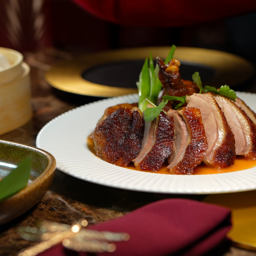 El Signature Peking Style Duck, del restaurante DRGN tiene una preparación elegante.