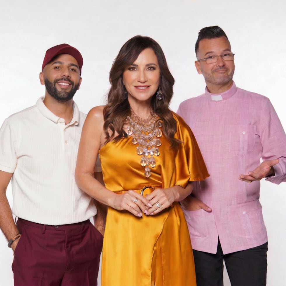 Jimmy Colón, Jailene Cintrón y el Padre Orlando Lugo.