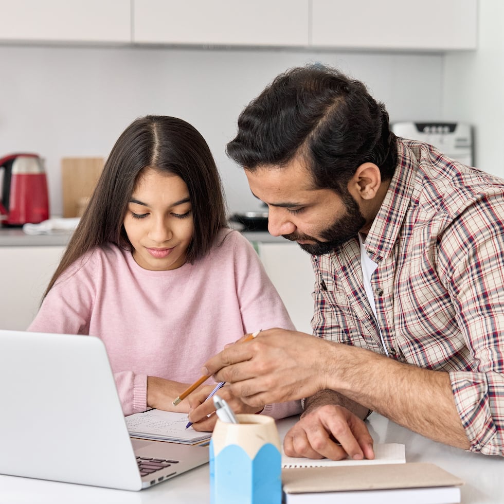 De acuerdo con la Asociación de Padres y Maestros de California, que ofrece servicios a más de 750,000 miembros, “se requiere que las familias, escuelas y comunidad trabajen juntos y en mutuo acuerdo para apoyar el éxito del estudiante”.