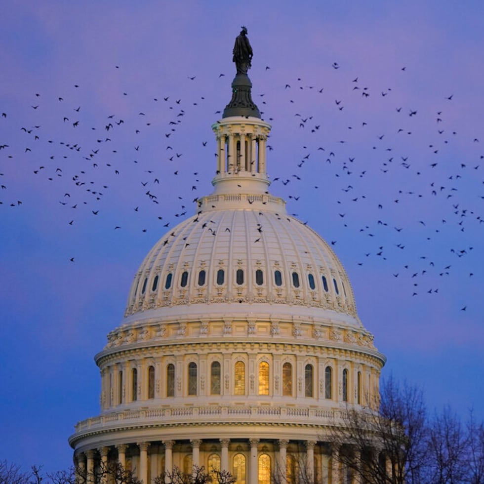 El problema colonial de Puerto Rico es como una entidad diabólica que adopta múltiples formas y maneras para disfrazarse, opina Orlando Parga. Vista de la cúpula del capitolio federal en Washington D.C.