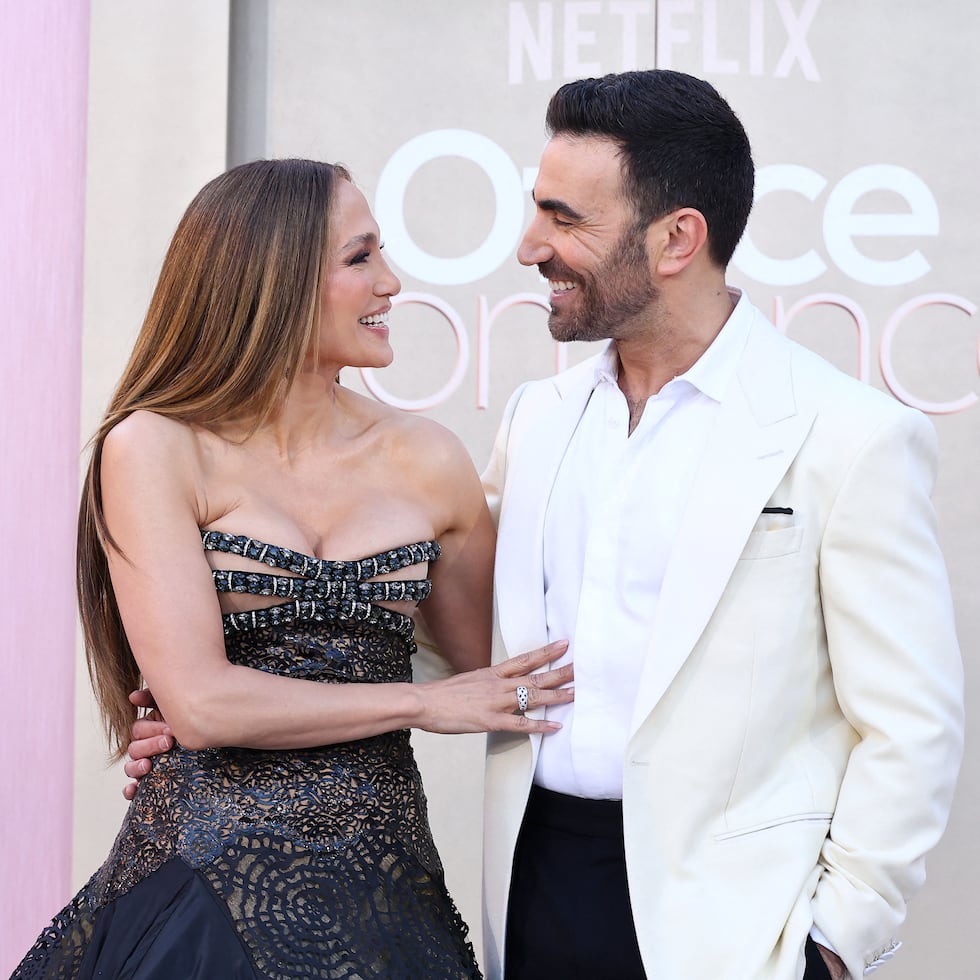 Jennifer López y Brett Goldstein.
