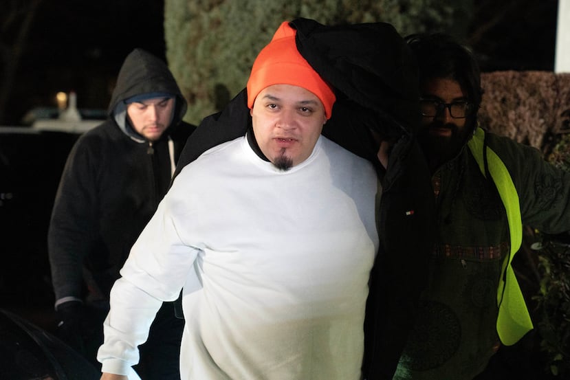 Kilmar Ábrego García llega a su casa en Beltsville, Maryland, el 11 de diciembre de 2025, tras ser liberado de la custoria del ICE. (AP Foto/José Luis Magana)