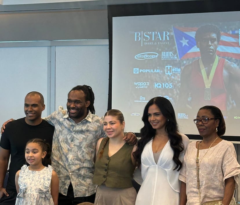 Xavier Morales, Jaime Espinal, Jane Valencia, Karina Fernánde y Alejandrina Fajardo, en la conferencia de prensa de la película.
