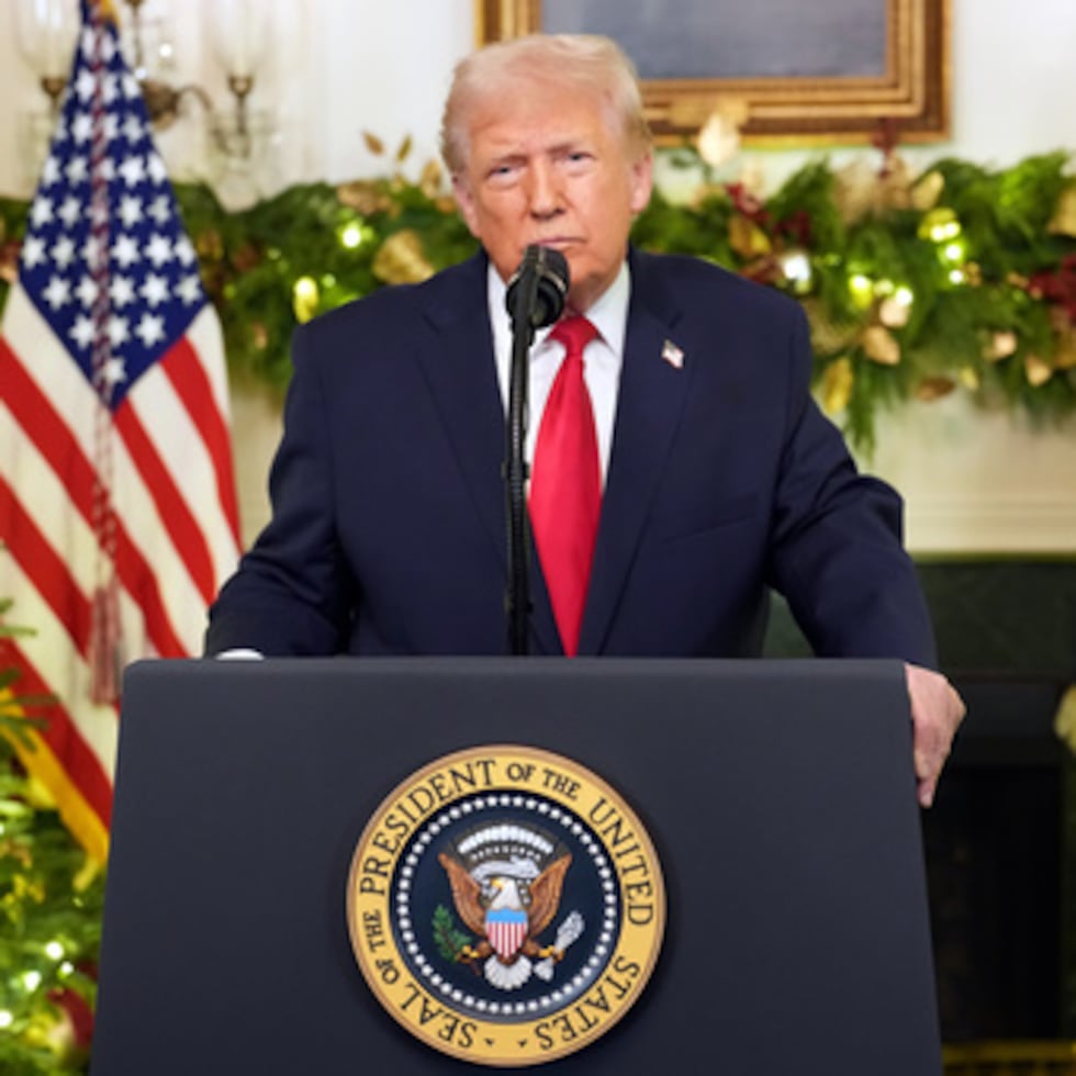 El presidente Donald Trump habló durante un discurso a la nación desde la Sala de Recepciones Diplomáticas de la Casa Blanca.