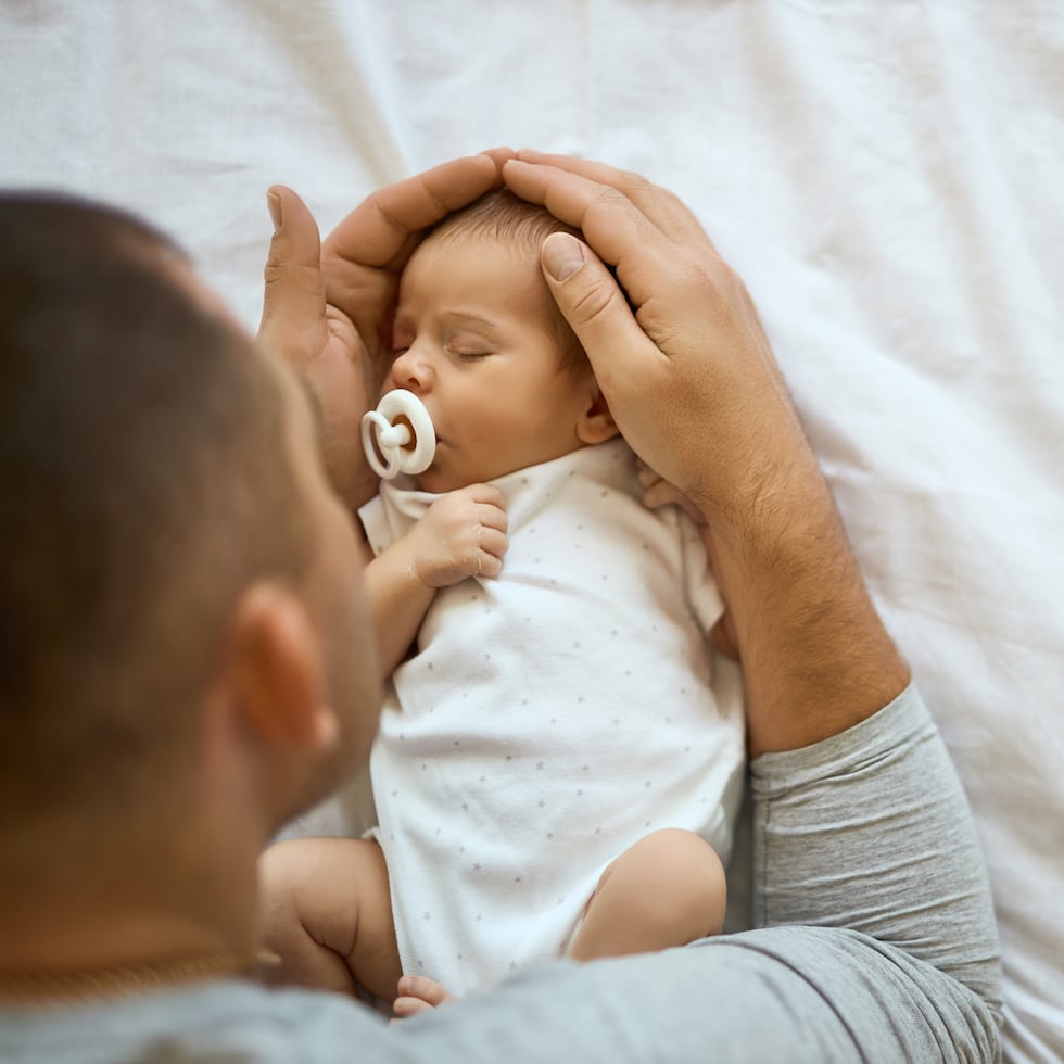 Los hombres también pasan un período perinatal y otro posparto, pero muchos se sienten invisibilizados por las instituciones y la sociedad, prefiriendo sobrellevarlo por su cuenta y sin pedir ayuda.