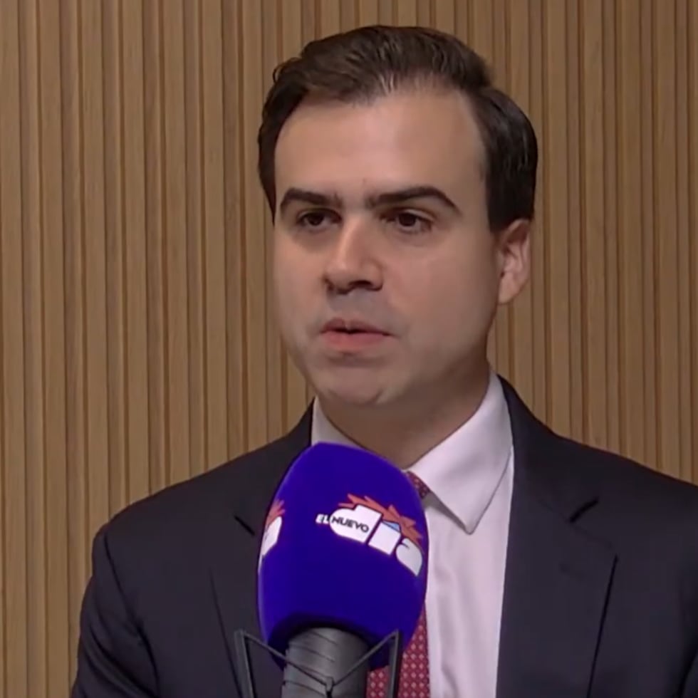 El comisionado residente fundamentó su postura en los mensajes y documentos que han trascendido sobre las advertencias que recibió Colón en torno a la participación de Enchanted Rock en el acuerdo antes y después de que se firmara.