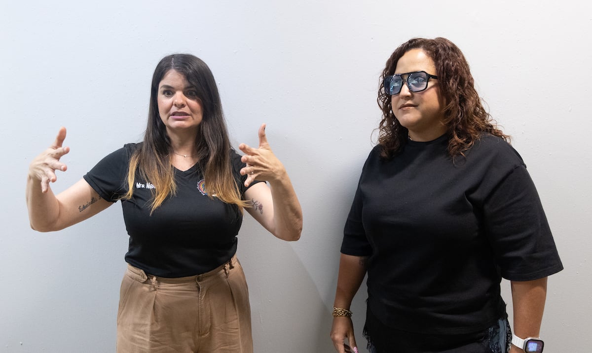 Maestros de Puerto Rico usan listas de Amazon para obtener materiales que el DE no suple