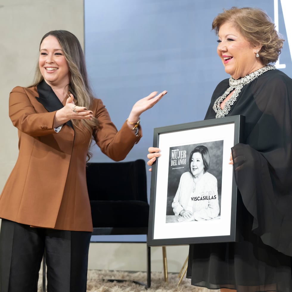 Leyra González, editora de Magacín y Gloria Vizcasillas.