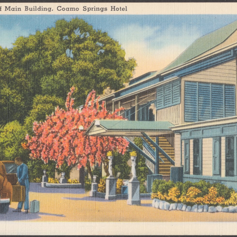 Tarjeta postal a color de la década de 1930 promocionando los Baños de Coamo. Colección de los Hermanos Tichnor, Biblioteca Pública de Boston, imagen de dominio público.