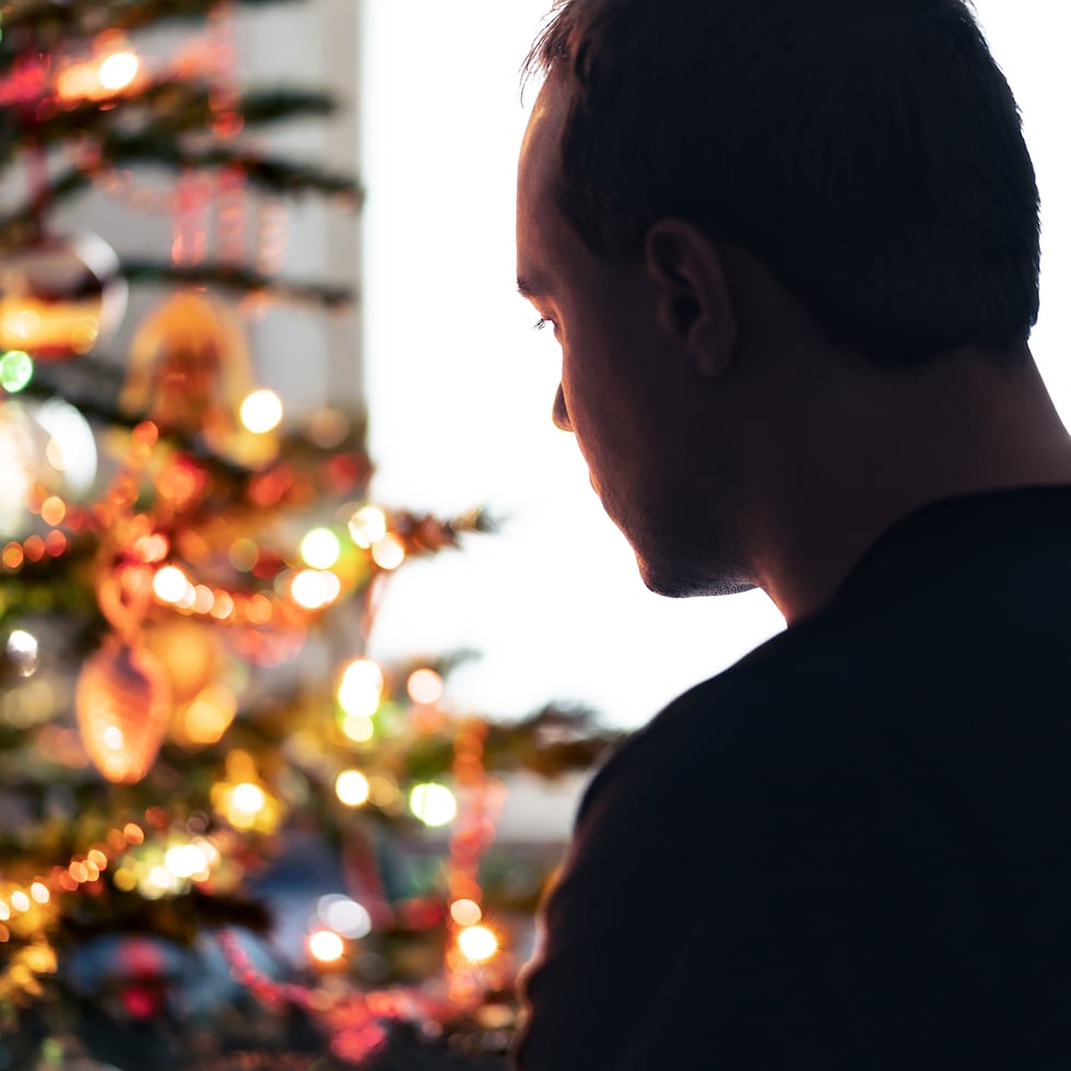 Si pasas más de un año y todavía estás estancado en una misma etapa del duelo, busca ayuda para poder manejarlo.