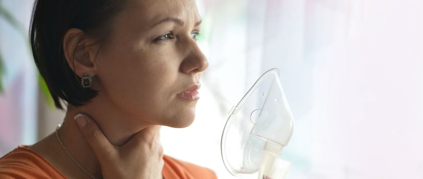 Las terapias y las bombitas de mantenimiento prescritas por tu médico son de alto beneficio para estas condiciones, como asma, enfisema y bronquitis crónica. (Shutterstock)