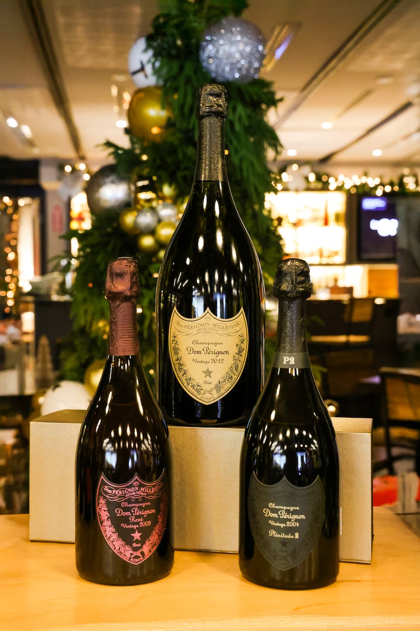 Dom Pérignon es una de las champañas clásicos para beber en celebraciones.