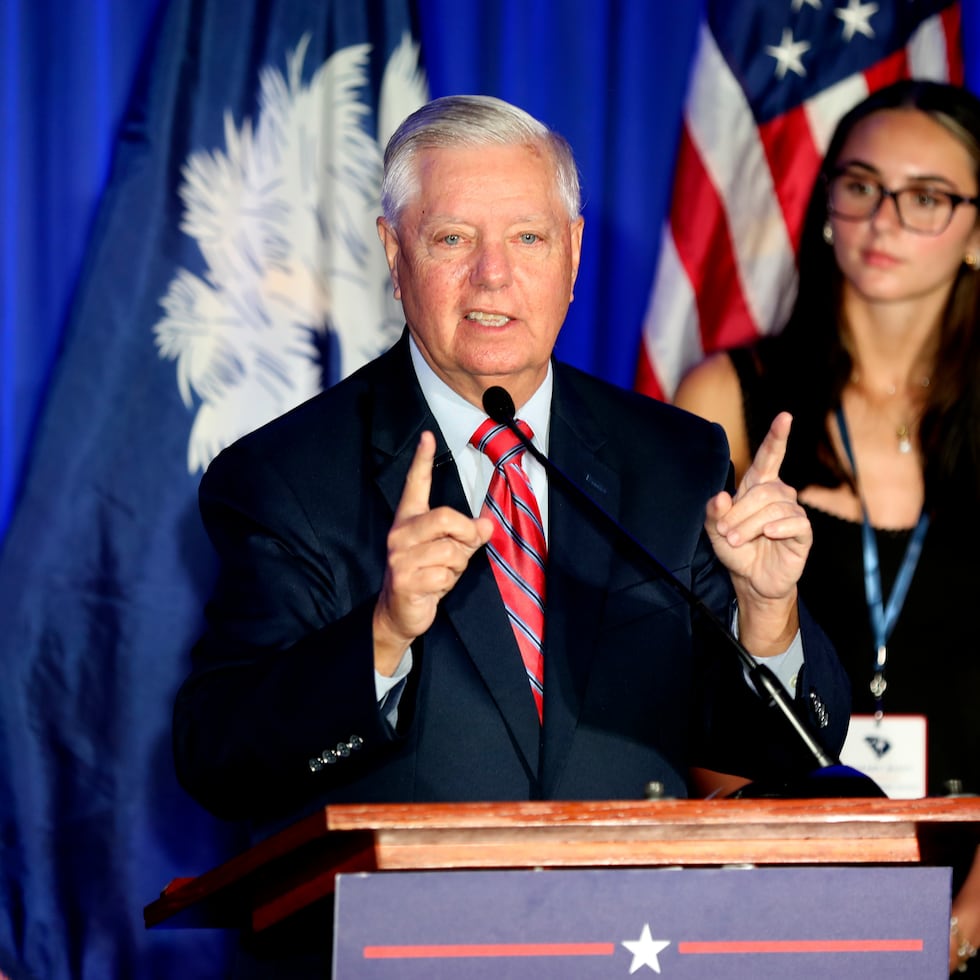 El senador de Estados Unidos Lindsey Graham murió el sábado por la noche tras una “enfermedad breve y repentina”, informó su oficina en un comunicado publicado en redes sociales. Tenía 71 años.