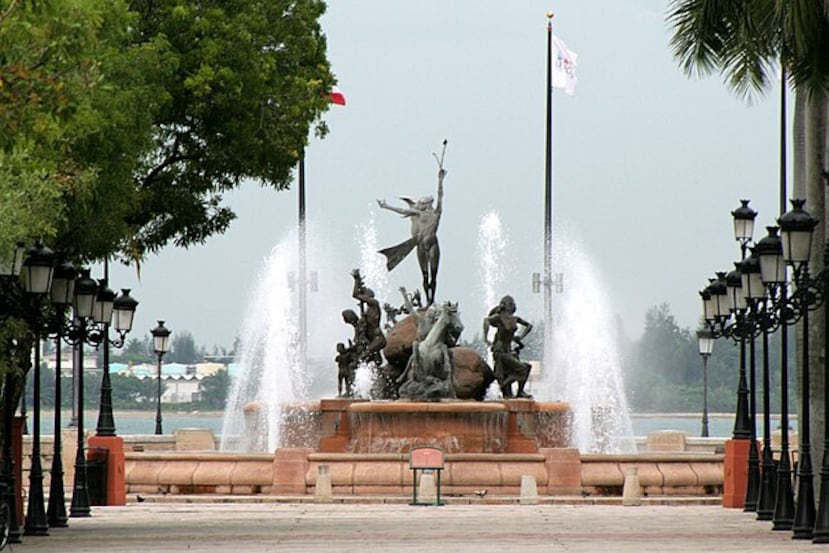 Fuente Raíces y Las Tres Razas, ubicada en el Paseo de la Princesa en San Juan.