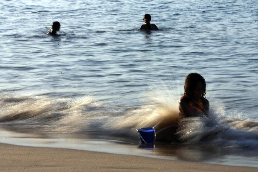 En la mayoría de las playas locales hay un riesgo moderado de corrientes marinas. (GFR Media)