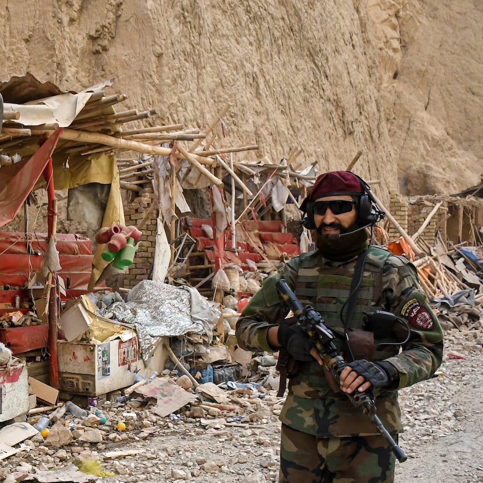 El Gobierno de facto talibán elevó a más de 20 los muertos y a 530 los heridos por el fuerte terremoto de magnitud 6.3 que sacudió la madrugada de este lunes el norte de Afganistán, informaron fuentes oficiales.