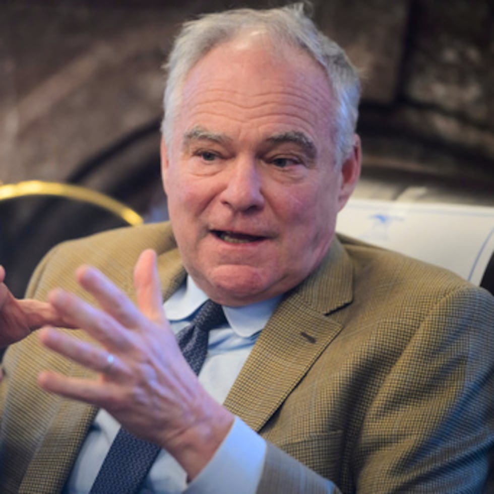 El senador Tim Kaine insistirá en que el Congreso vote sobre resoluciones para autorizar acciones militares en Irán y Cuba.