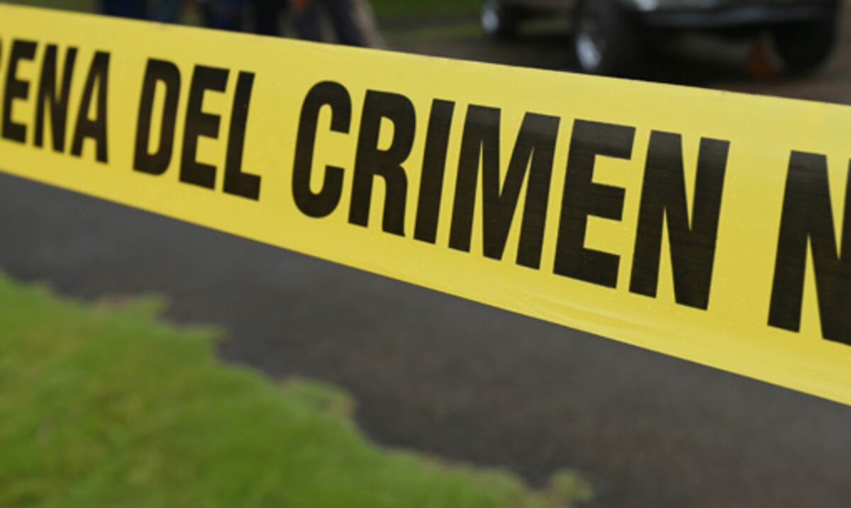 Hombre que supuestamente estaba armado con dos cuchillos muere baleado por un policía en Carolina