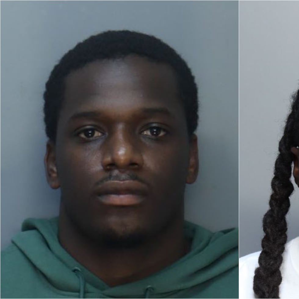 De izquierda a derecha: Marquez Christopher Pinder y Jared Lamar James.