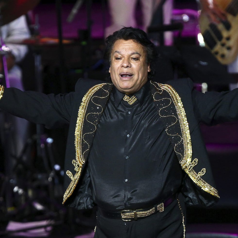 Fallecido de un infarto en agosto de 2016, a los 66 años, en Santa Mónica, California, Juan Gabriel fue uno de los más importantes cantantes mexicanos, compuso para más de 200 artistas y vendió más de 30 millones de discos.