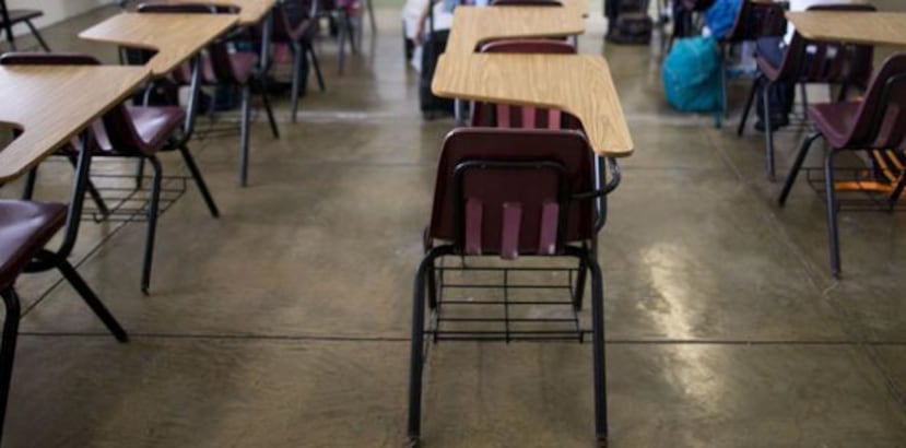 Previamente, se había informado que sí habría clases y trabajo mañana en todas las dependencias del Departamento de Educación (DE) hasta mediodía, pero se cancelaron. (Archivo)