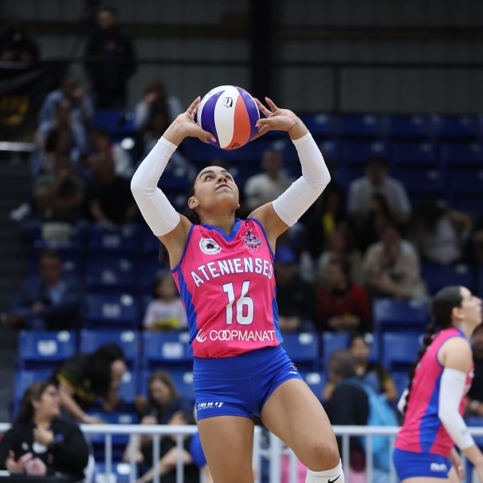 Soreily Ortiz es una de las acomodadoras de las Atenienses de Manatí.