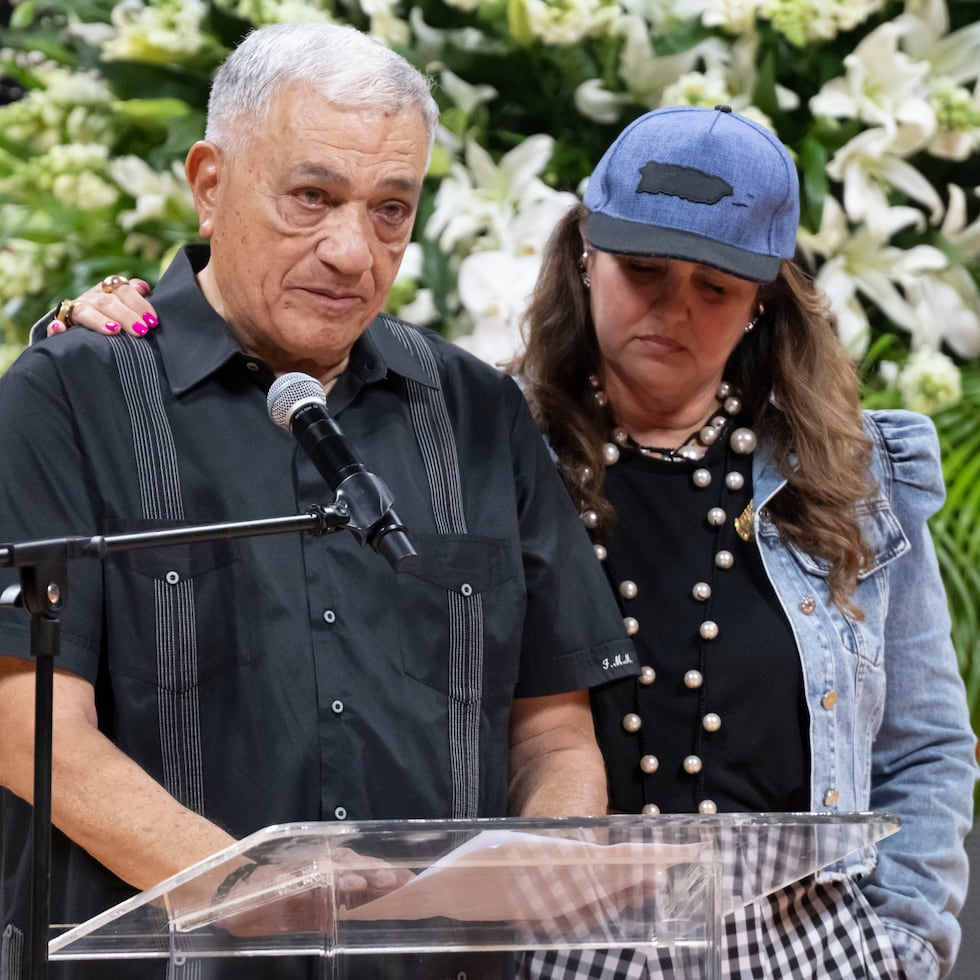Flor Meléndez se dirigió a los presentes durante la ceremonia de recordación de Piculín Ortiz.