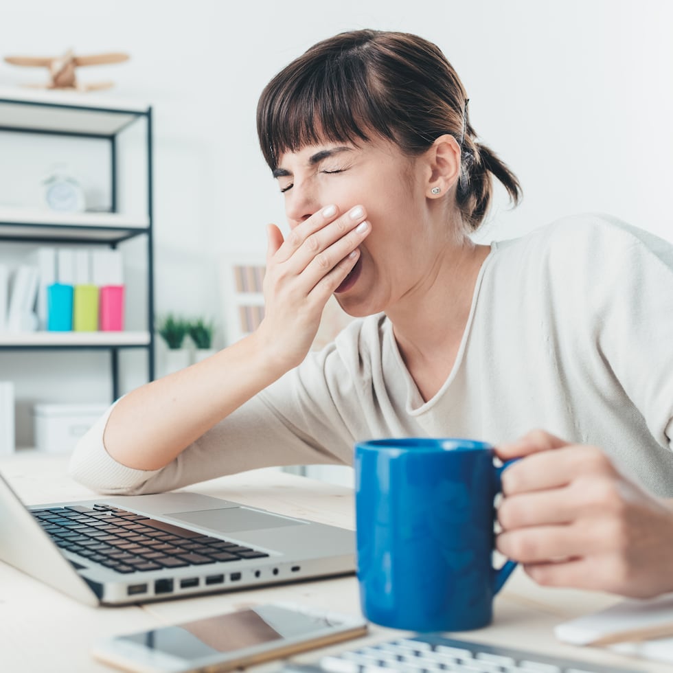 La carencia prolongada de la vitamina B12 puede afectar la memoria y la capacidad de procesamiento de información.