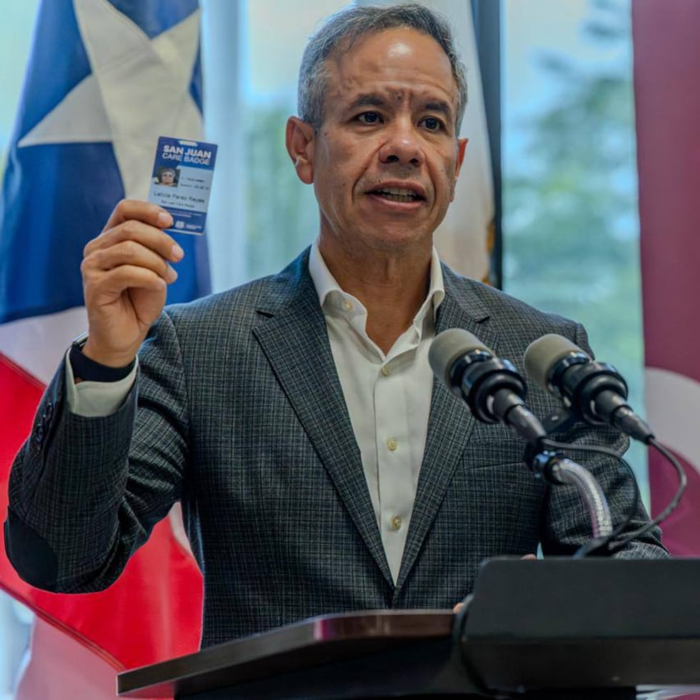 La tarjeta, que el alcalde Miguel Romero, denominó “San Juan Care Badge”, identificará a cuidadores informales sin paga y les viabilizará un trato preferencial al buscar servicios en dependencias del Municipio.