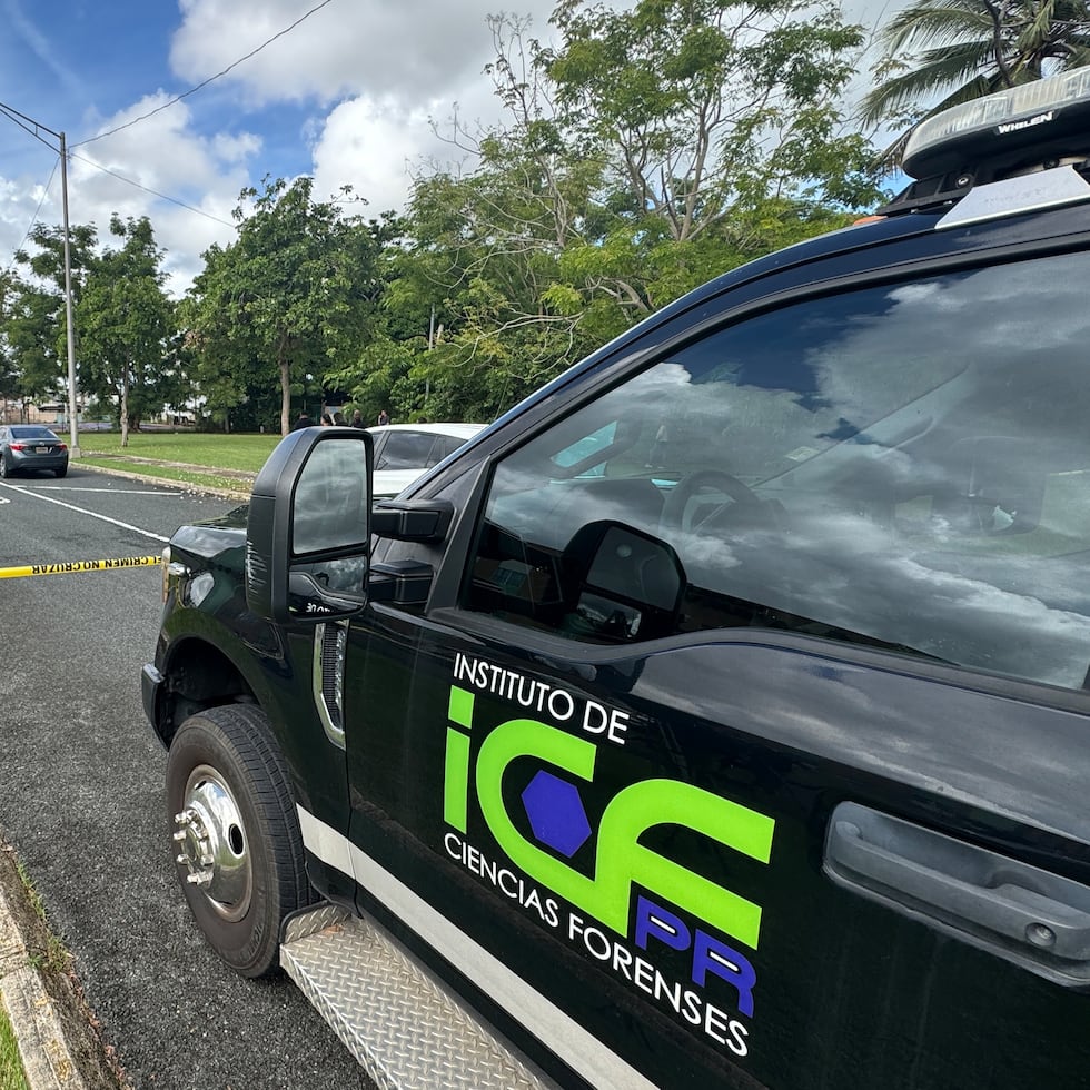 Personal del Instituto de Ciencias Forenses se encuentra levantando la osamenta encontrada por trabajadores municipales.