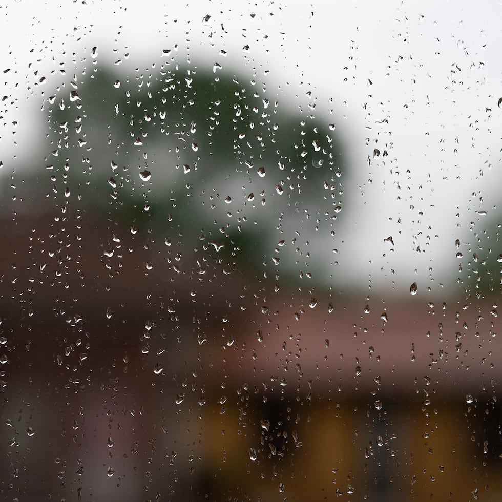 La actividad del martes estuvo asociada a los remanentes de un frente, un disturbio atmosférico, el calor diurno y efectos locales.