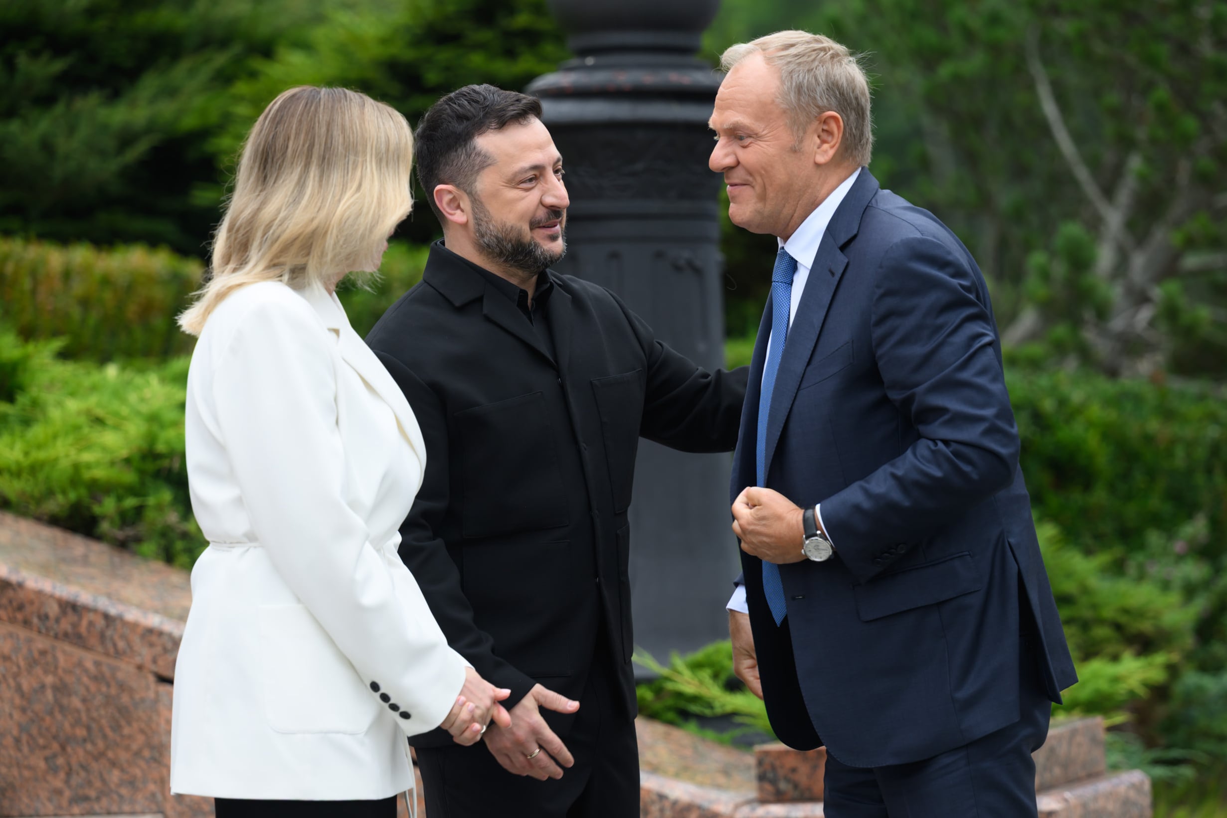 Presidente de Ucrania recibe a dignatarios de siete países para cumbre regional
