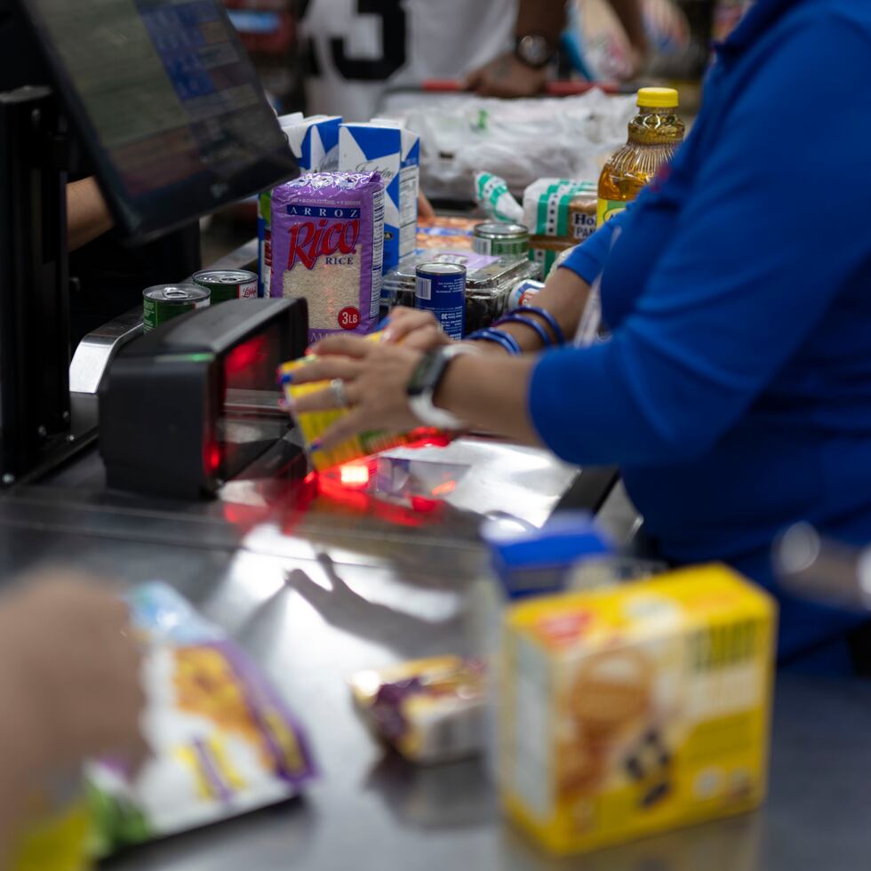 The highest consumer spending was generated at supermarkets (25%), convenience stores and gas stations (13%) and department stores (11%).