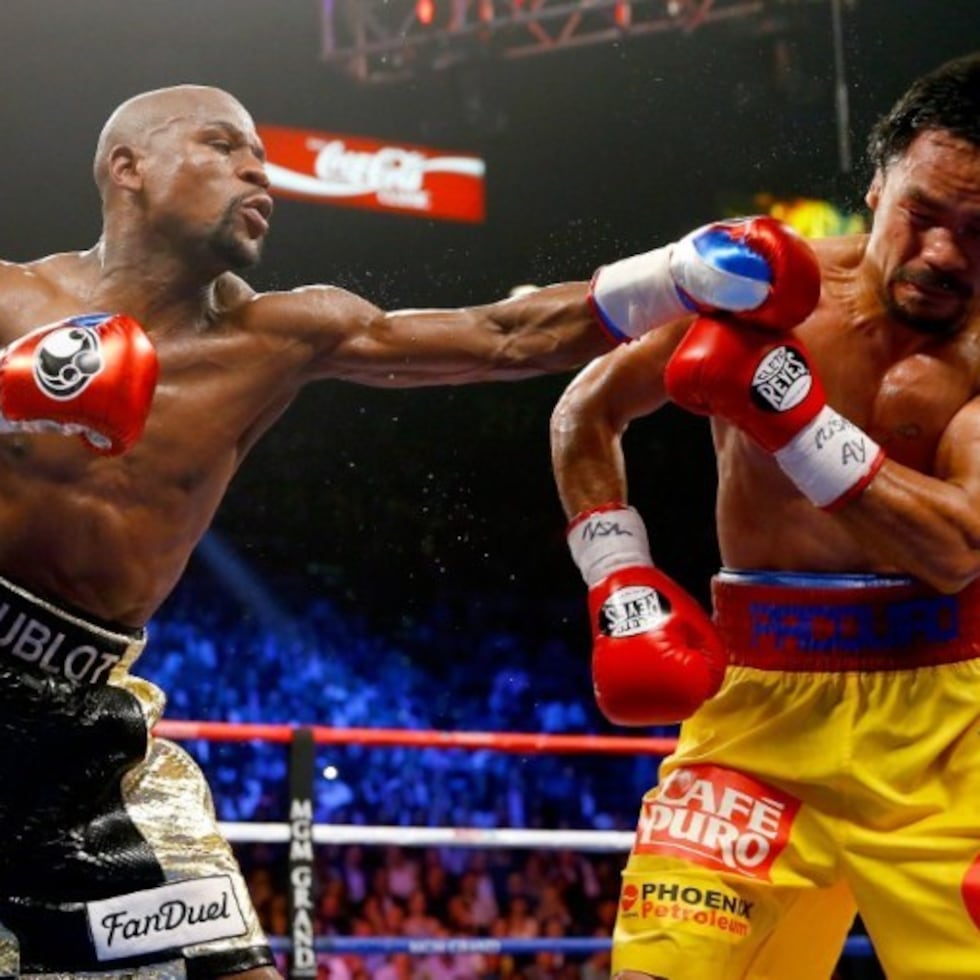 Floyd Mayweather Jr. (izquierda) y Manny Pacquiao (derecha) se enfrentaron por primera vez el 2 de mayo de 2015.
