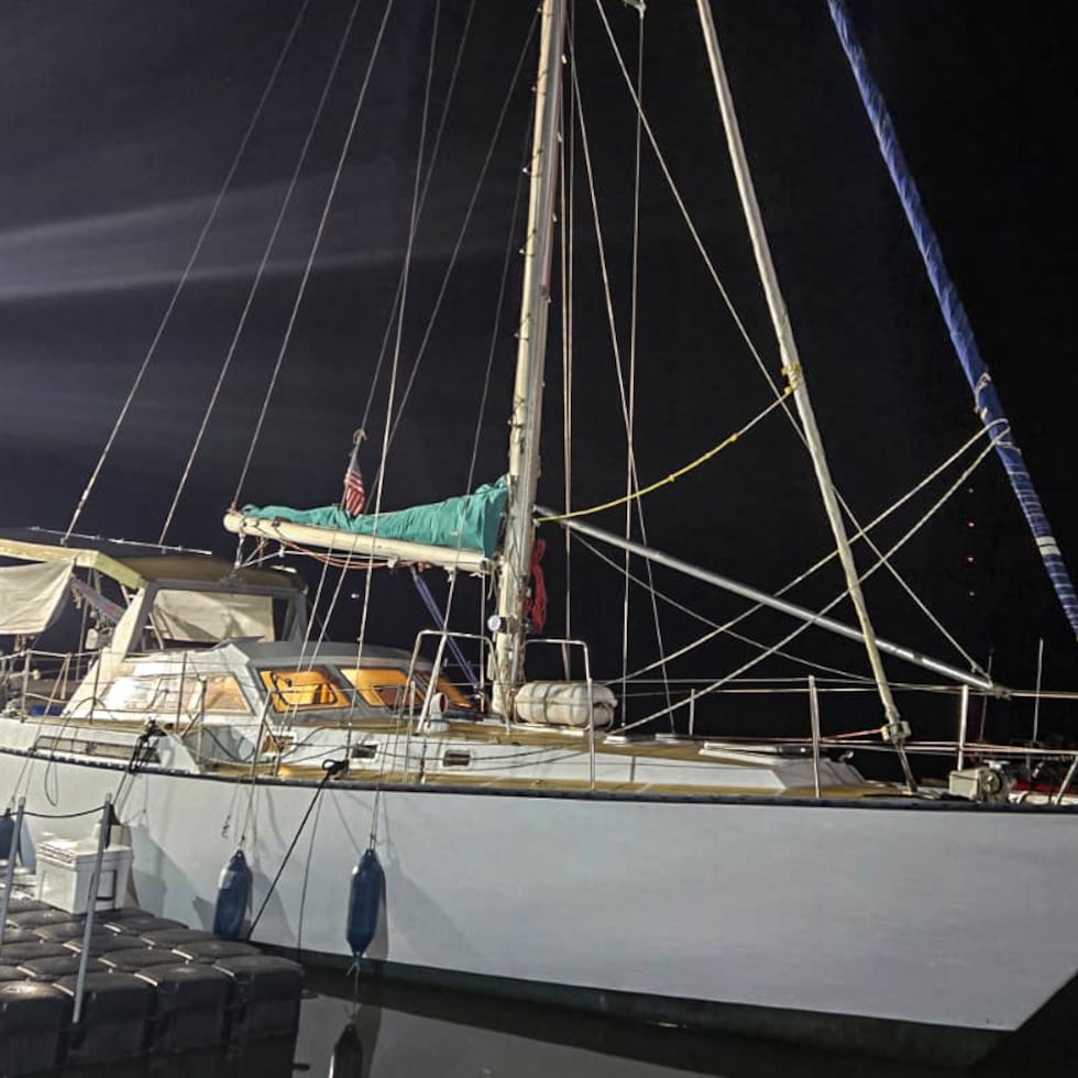 Bote que fue intervenido por CBP cerca de la costa de Cabo Rojo.