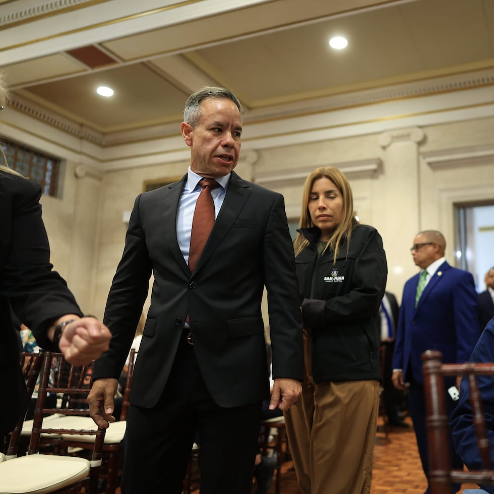 El alcalde de San Juan, Miguel Romero (izquierda), denunció que se han hecho recomendaciones a la AAA, pero la gerencia no las ha implantado.