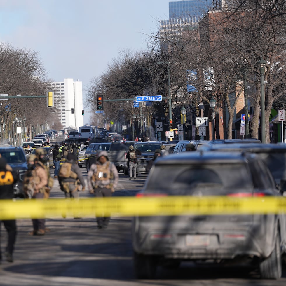 Alex Pretti, de 37 años, murió en un enfrentamiento con oficiales en una calle de un distrito comercial a menos de dos millas del Target Center, donde juegan los Timberwolves.
