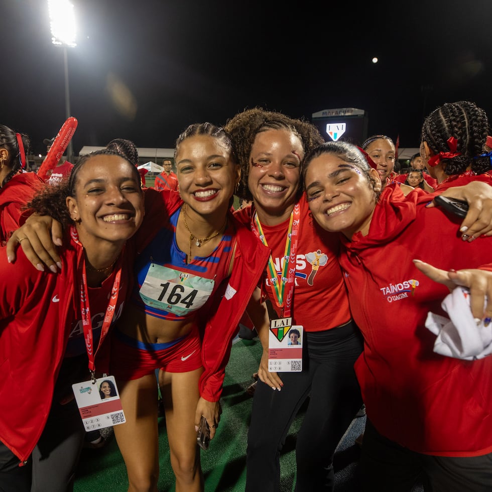 Las Taínas de la UAGM lograron revalidar el campeonato en las Justas de Atletismo 2026.