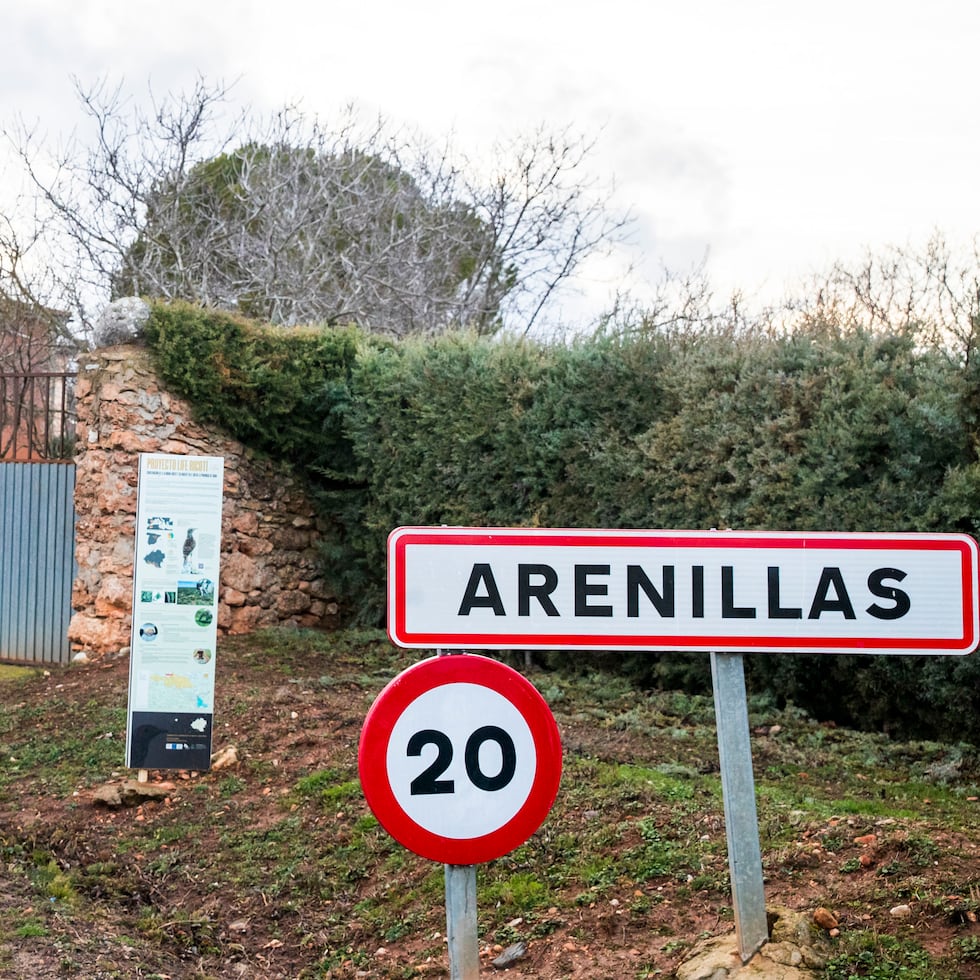 El ayuntamiento y la Asociación Cultural de Arenillas han logrado rehabilitar siete viviendas y es una de ellas la que ofrecen de manera gratuita a aquella familia que decida establecerse allí.