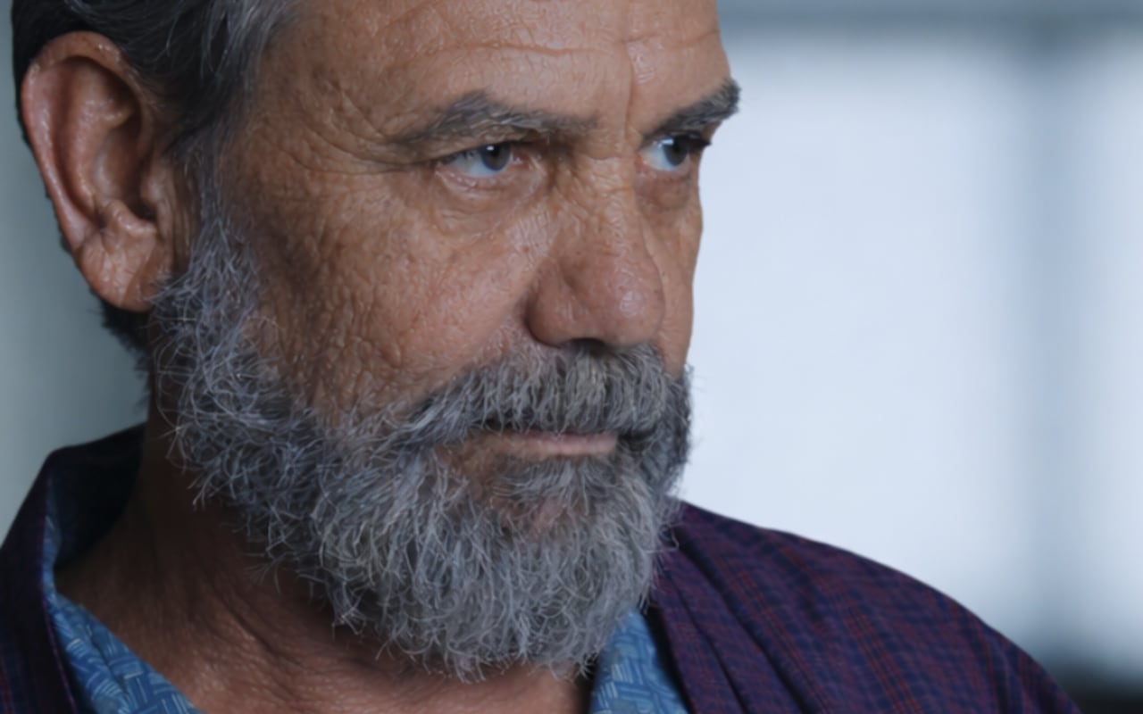 En la piel de “El Padre”: el extraordinario proyecto teatral que Dean Zayas soñó para René Monclova