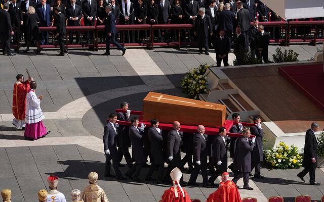 El mundo despide al papa Francisco: las 46 imágenes del histórico funeral