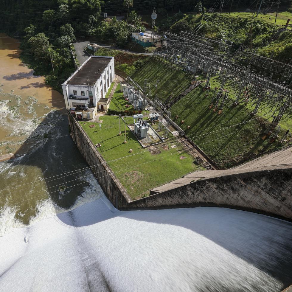 La Cooperativa Hidroeléctrica de la Montaña ha promovido esfuerzos para rehabilitar las plantas hidroeléctricas de Dos Bocas y Caonillas.