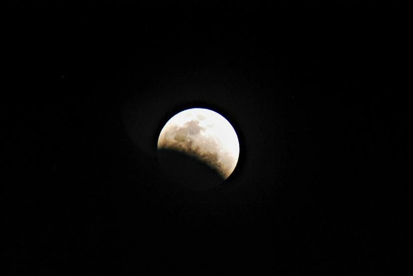 Imagen de archivo de un eclipse lunar. (Shutterstock)