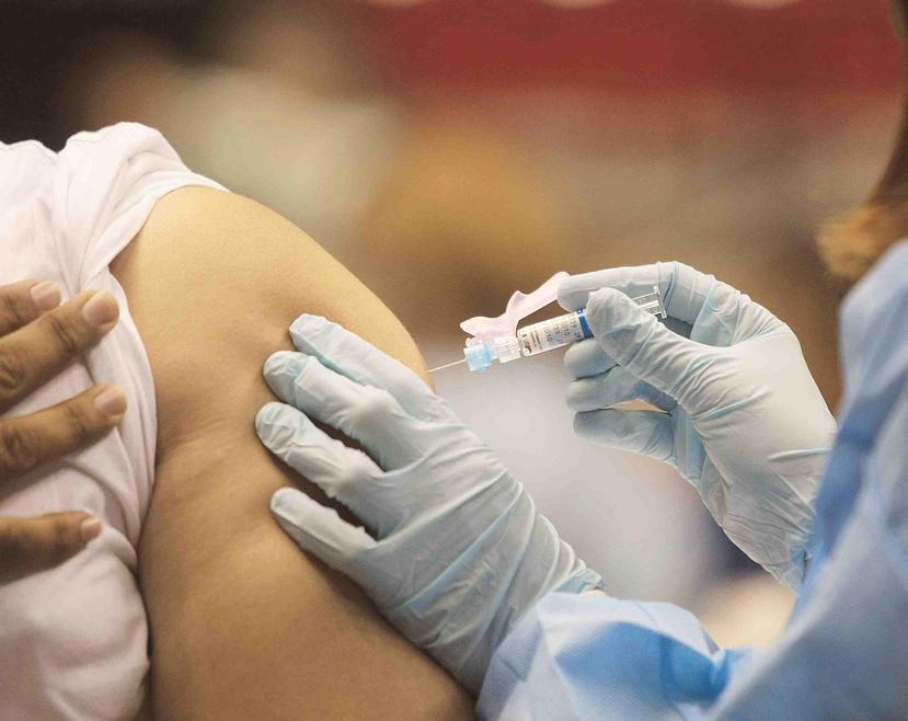 Varios miembros citaron incertidumbre sobre la duración de la vacuna, si se requiere un refuerzo, y qué tan bien previene la enfermedad. (Archivo / GFR Media)