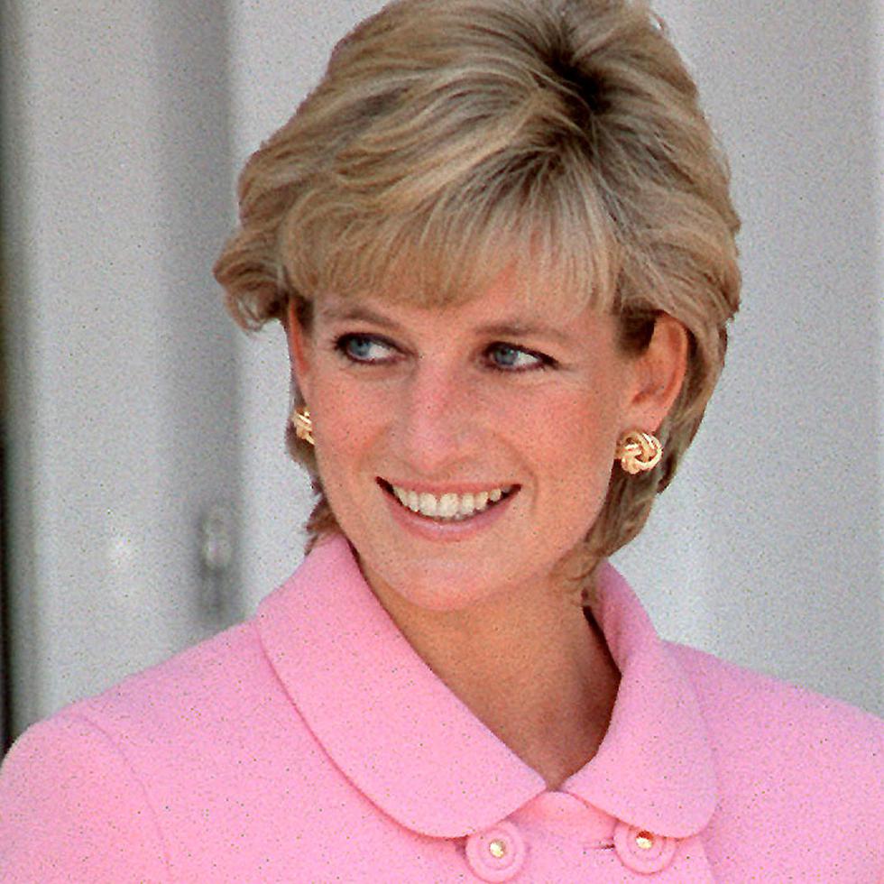 La colección lleva por nombre "La elegancia de la princesa Diana y una colección real".