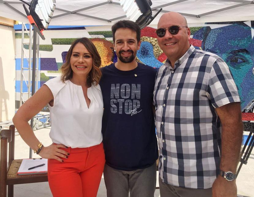La periodista Grenda Rivera visitó junto a Lin-Manuel Miranda lugares especiales para él en el documental producido por Ender Vega. (Suministrada)