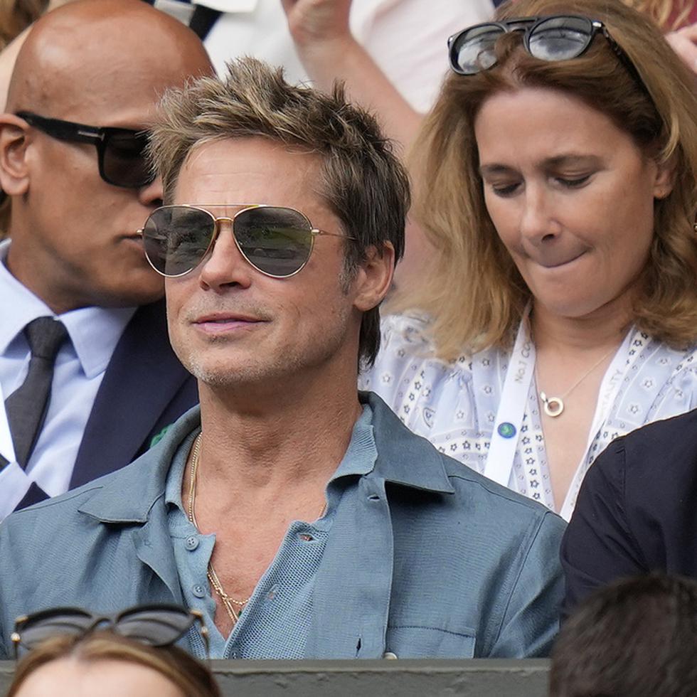 Brad Pitt observa la final masculina del Wimbledon celebrado el pasado domingo.